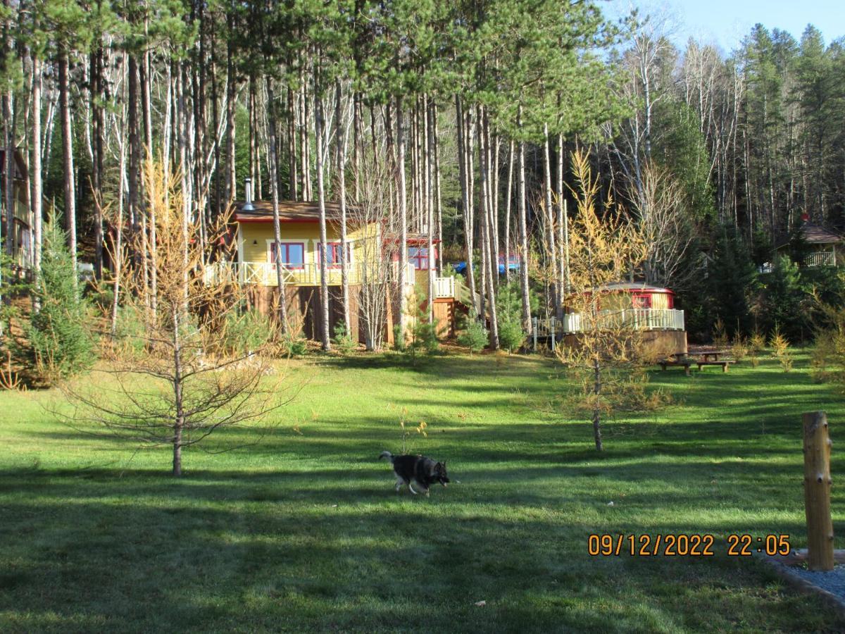 La Maison Sous Les Arbres Saint Roch de Mekinac Esterno foto